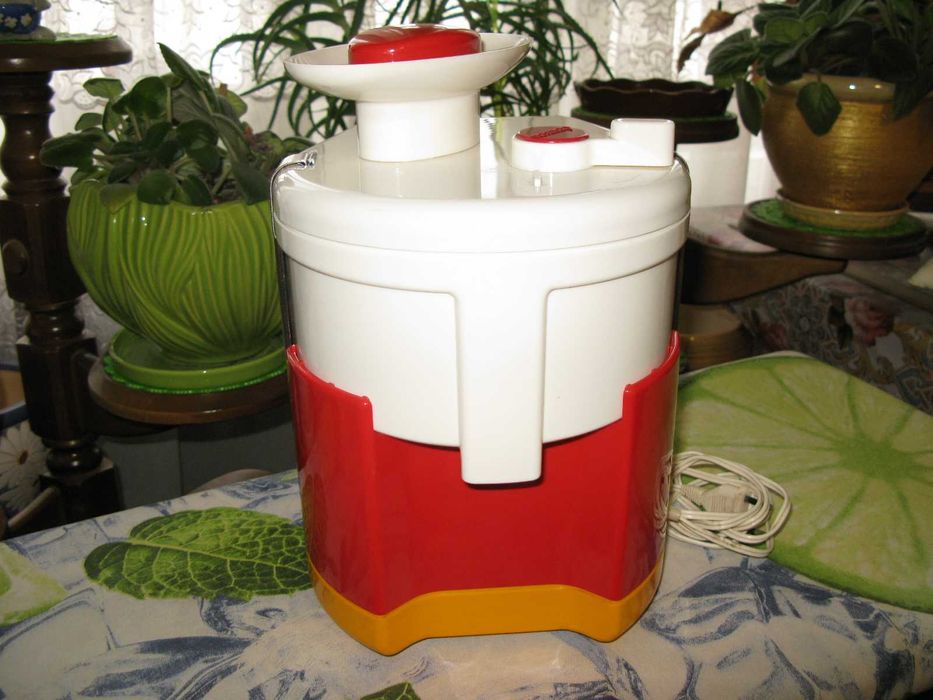 Соковыжималка "Нектар".