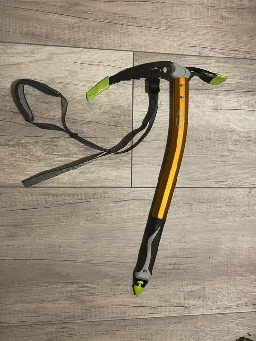 Czekan alpin tour climbing technology
