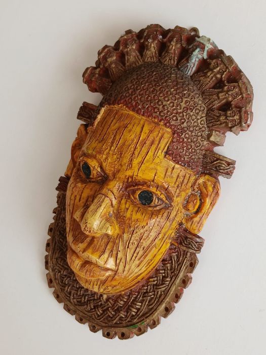 Máscara decorativa "Rainha-Mãe Iyoba"
