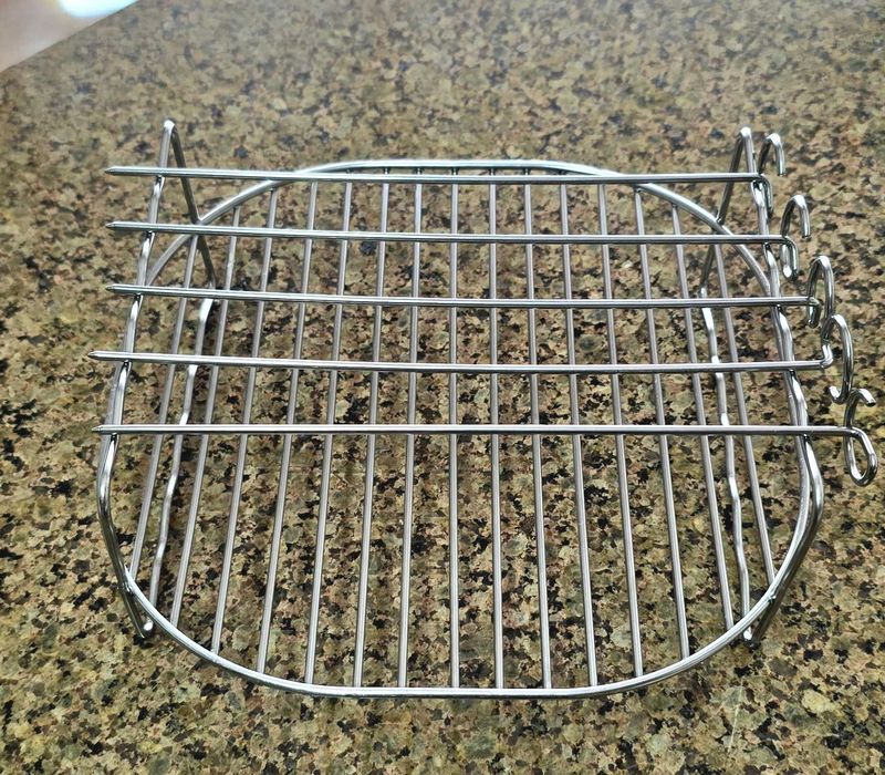 Vendo Air Fryer com vários acessórios,  marca Cecotec com muito pouco uso e em excelente estado.  Quase como nova