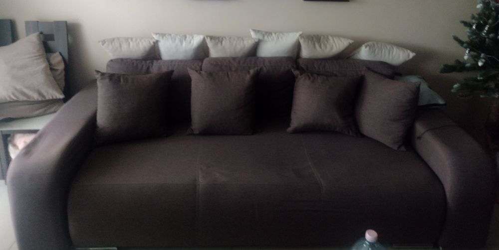 Duża kanapa z funkcją spania. Odbiór pod koniec lutego