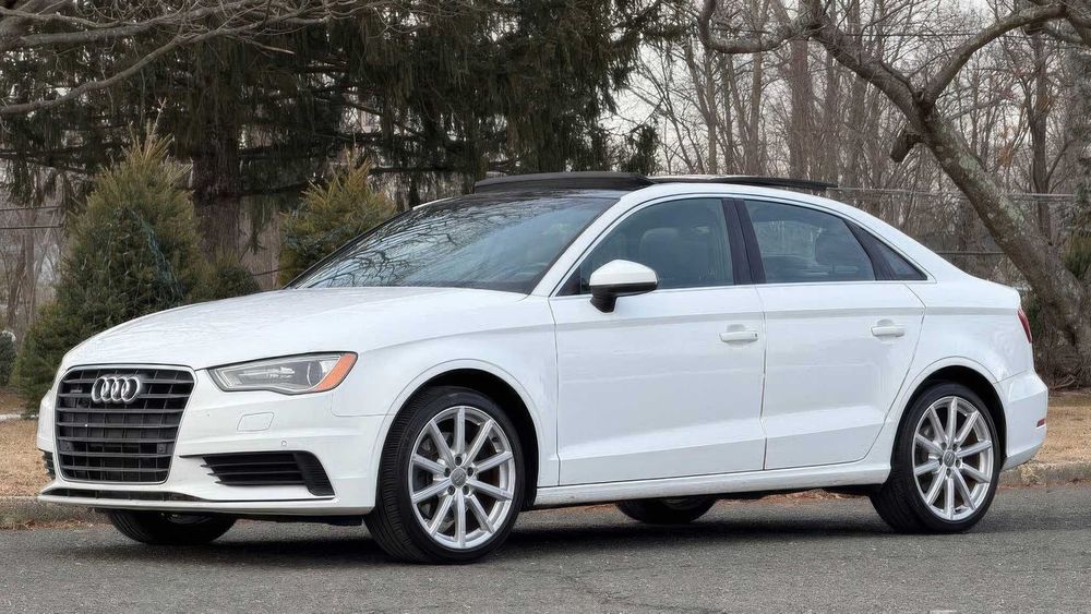 AUDI A3      2015