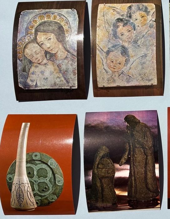 18 Postais da Irmã Gabriela com peças de Cerâmica da sua autoria.