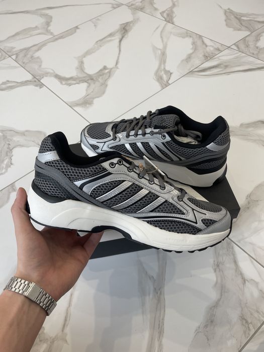 Кросівки Adidas Spiritain 2000
