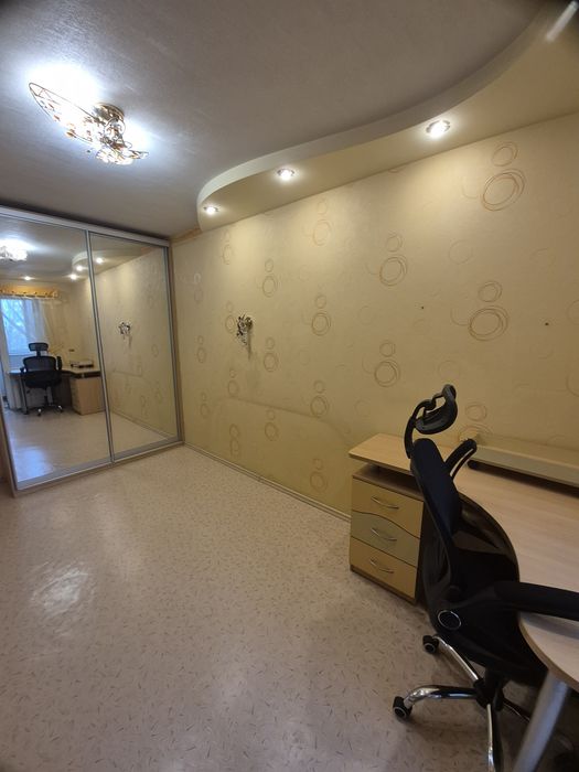 Продам  3 комнатную квартиру  в центре - Вид 4