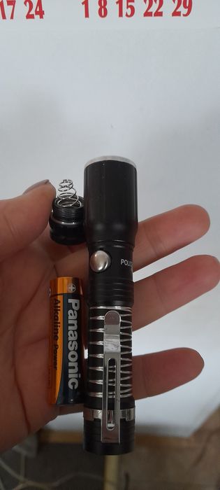 Ліхтарик на 1 бат.