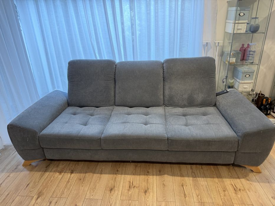 Sofa z regulowanym oparciem