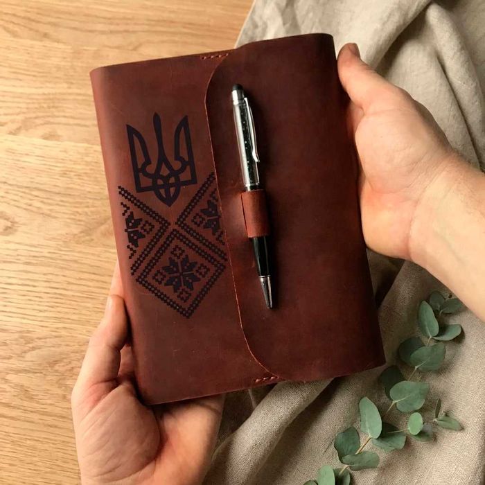 Шкіряний блокнот з гравіюванням. Кожаный блокнот. Щоденник шкіряний з гравіюванням. Блокнот на подарунок. Подарунок вчителю
