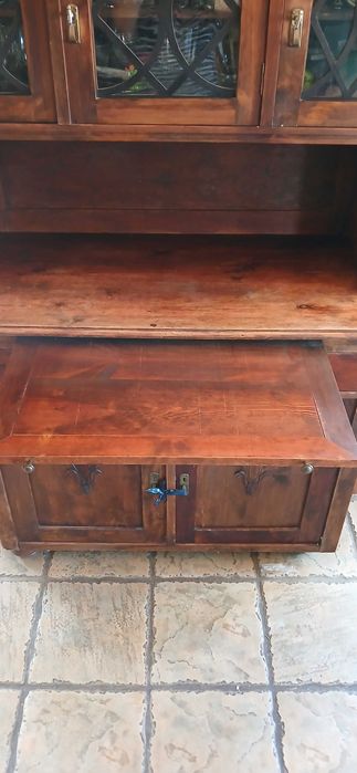 Kredens secesja z litego drewna