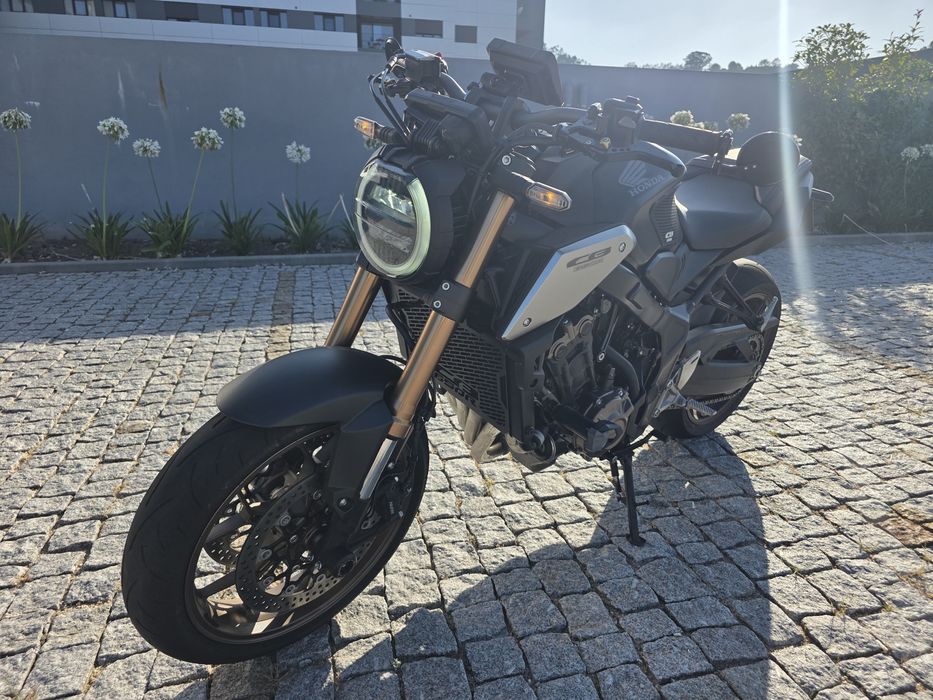 Honda cb650r de 70KW com APENAS 5778 km