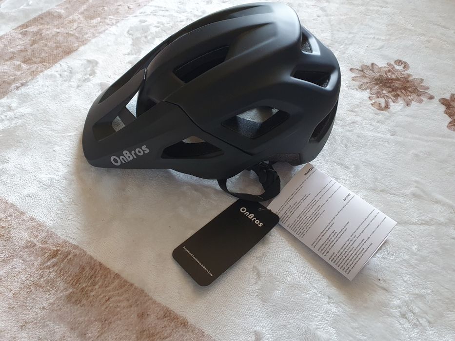 On Bros Kask MTB z daszkiem rozm L