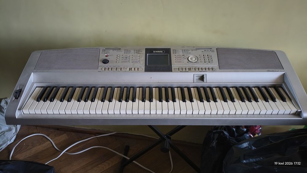 Keybord Yamaha DXG 305