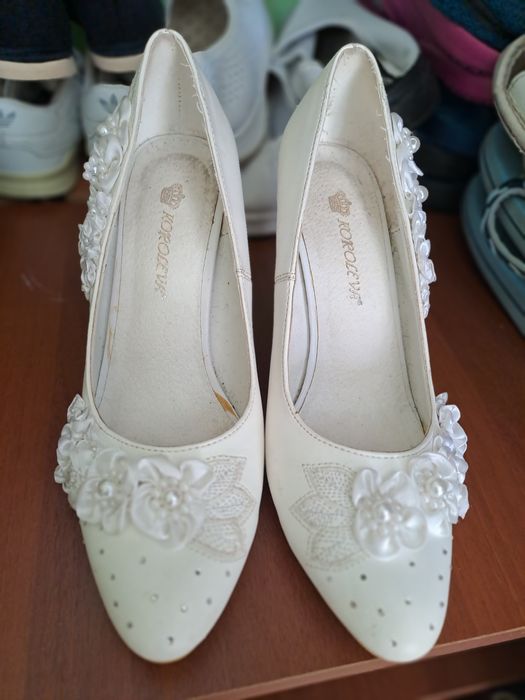 Жіночі   мешти .