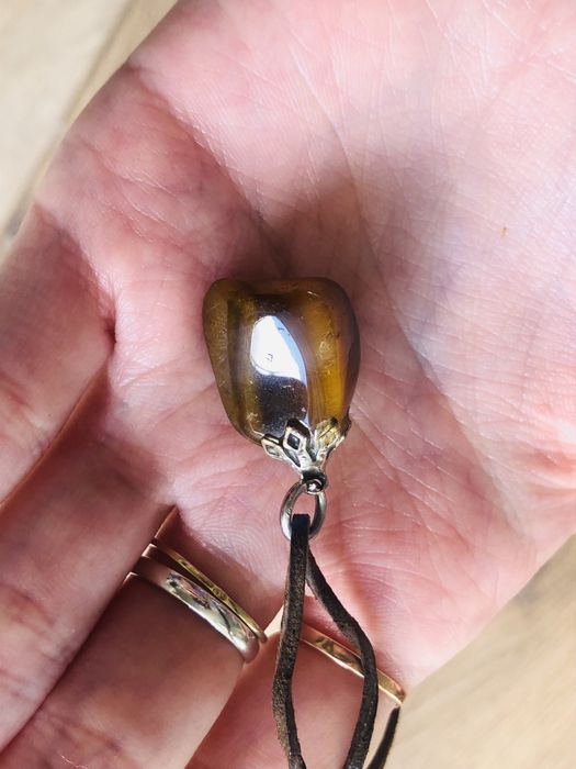 Zawieszka kamień naturalny tygrysie oko amulet talizman energia