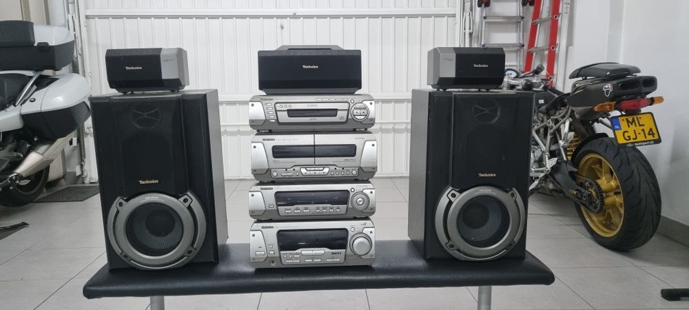 Aparelho de som com colunas