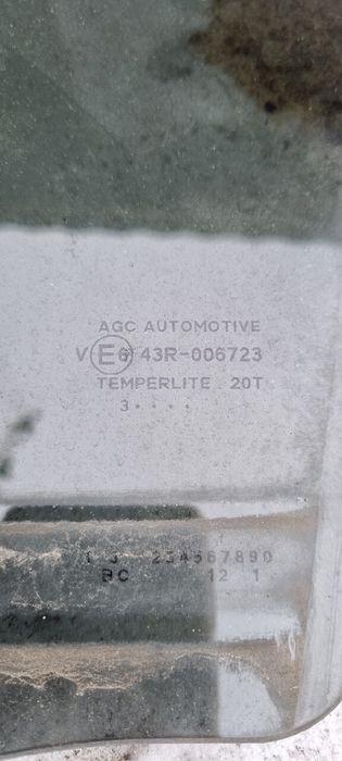 Szyba lewy tył+trójkąt Suzuki sx4 s-cross 2013-