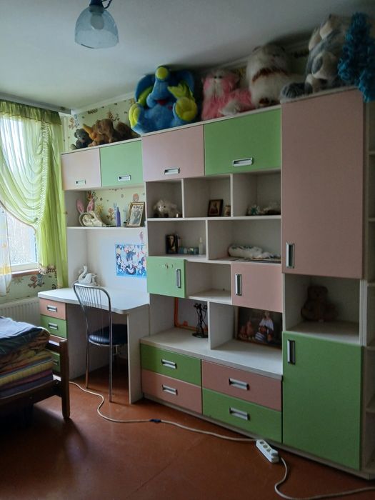 Здається будинок,кінець Богунії,для 3-5 чоловіків.