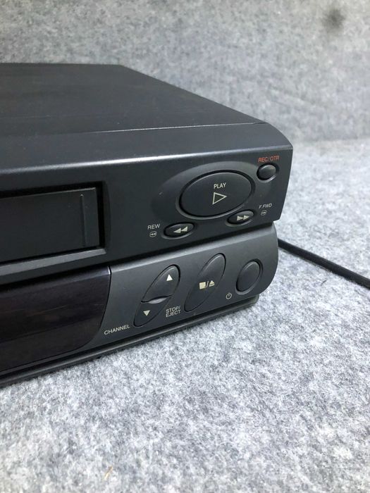 Magnetowid VHS Tevion (model MD 8950)