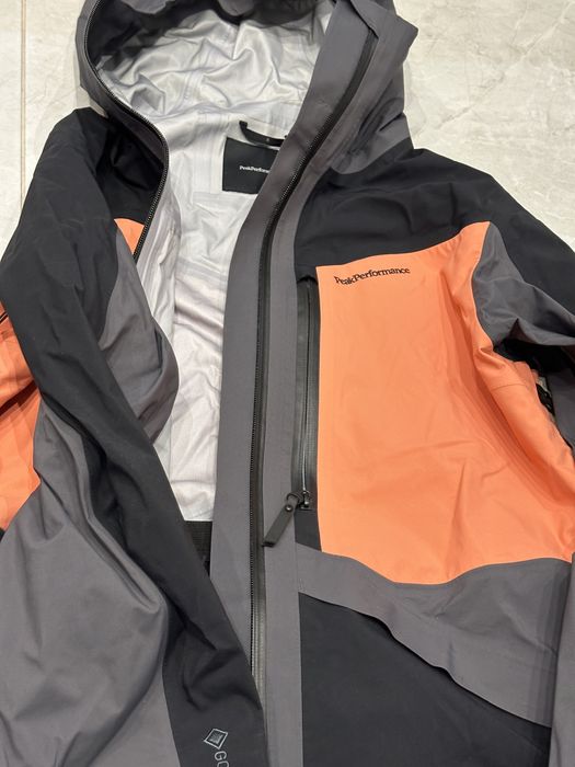 Куртка  Peak Performance   W Gravity Jacket G76683 жіноча