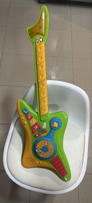 Guitarra do Panda de brincar
