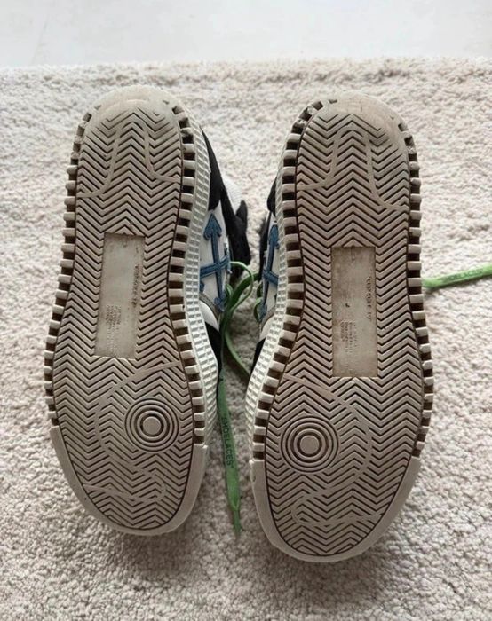 Off-White Sneakers – oryginalne, rozmiar 40