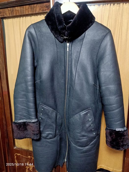 Продам женскую зимнюю дублёнка