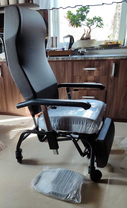 Nowy Wózek inwalidzki pielęgnacyjny