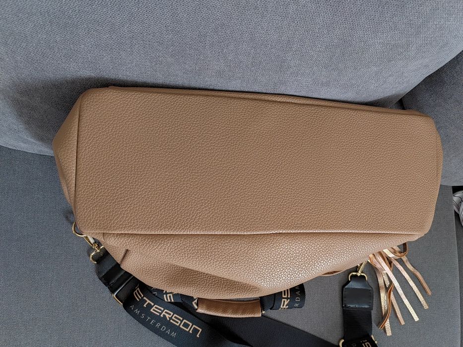 Duża torebka damska marki Peterson, mieszcząca A4,