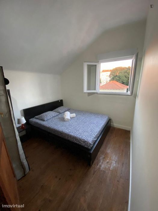 Quarto - localizado em Cedofeita Porto