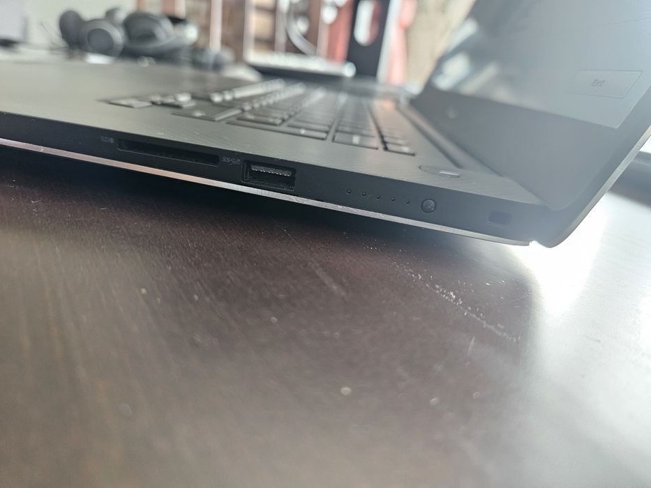 Dell Precision 5540 16 gb ram / intel i7
