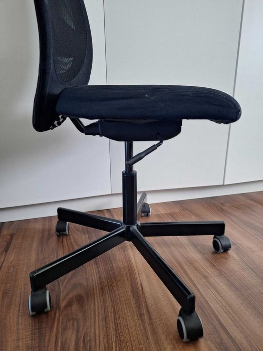 Cadeira de Escritório com encosto em rede
