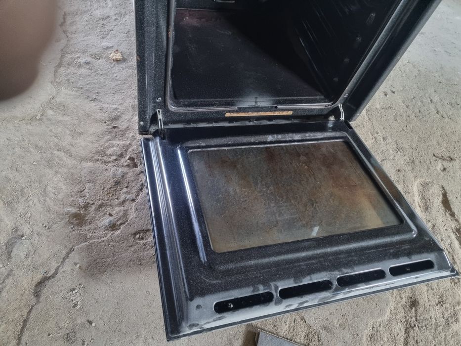 Szyba przednia z dzwiczkami do piekarnika