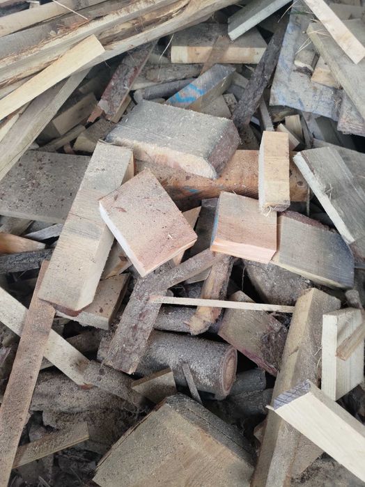 Drewno opałowe, odpady stolarskie, suche, mieszane (głównie liściaste)