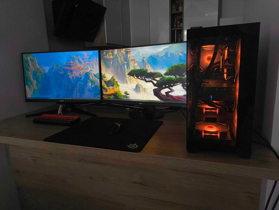 Zestaw gamingowy (Pc+2 monitory+mysz/klawiatura+podkładka)