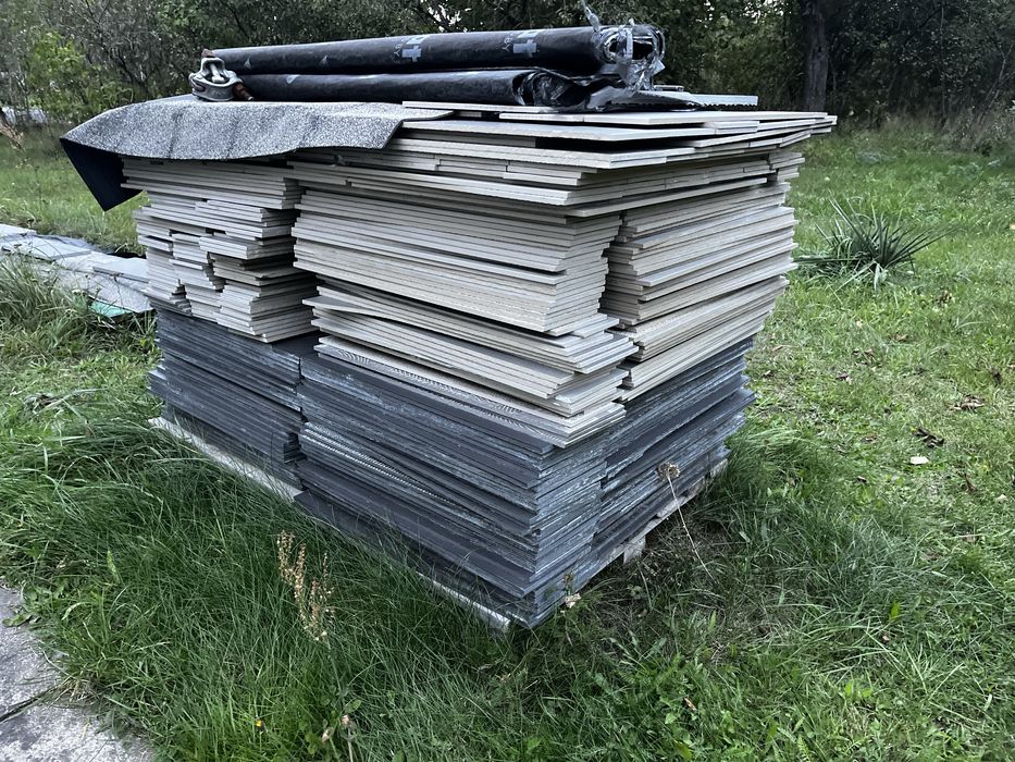 2 palety płytek całych i kawałków