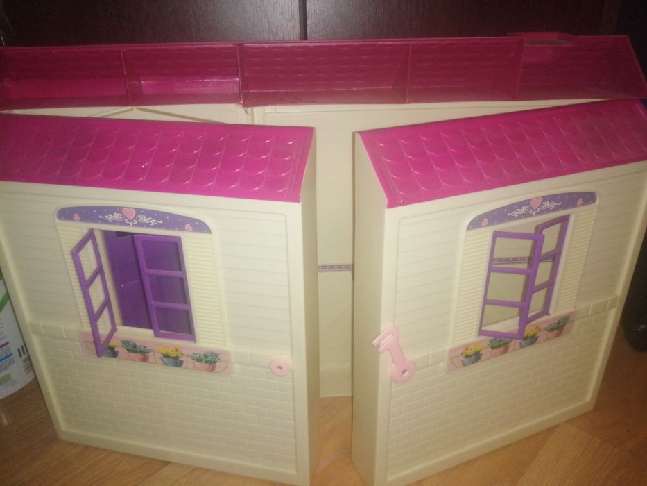 Duży domek dla lalek
