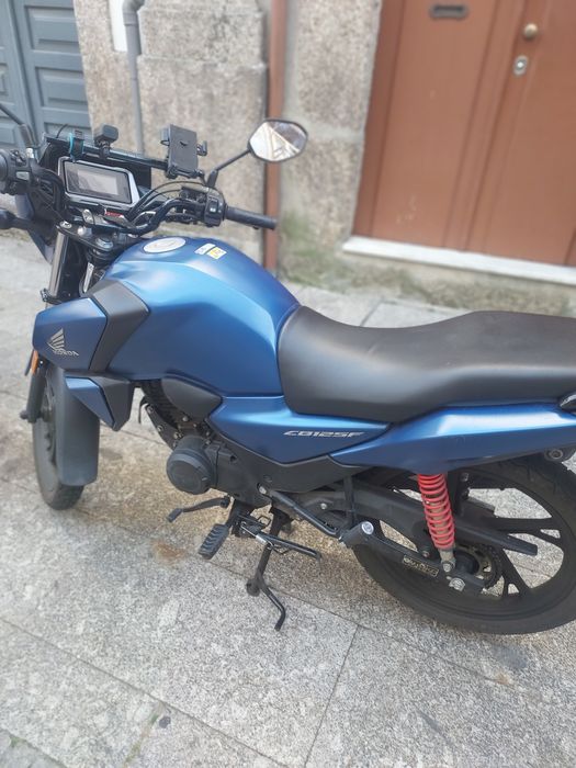 Vendo esta mota muito econômica 70 km com um litro