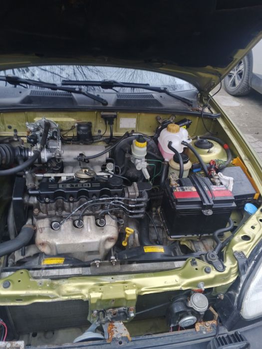 Передні сидіння део ланос.