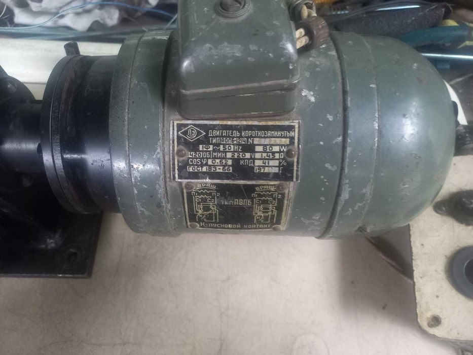 привід для відкатних воріт