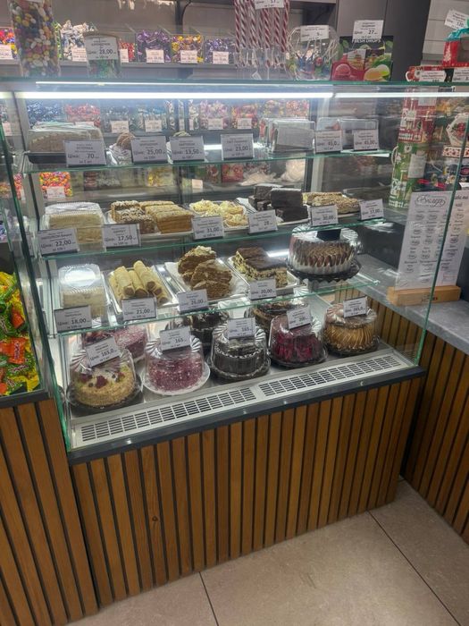 Кондитерська холодильна вітрина, холодильник для магазину солодощів
