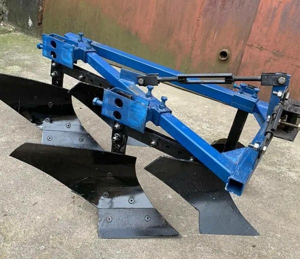 Плуг двокорпусний Полтава для мототрактора з передслужниками