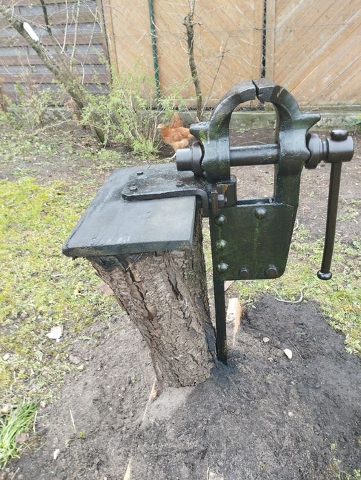 Imadło bardzo duże.