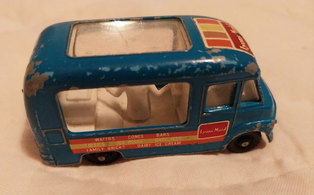 Miniatura antiga Lesney Commer Ice cream