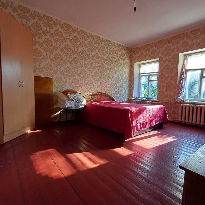 Продаж будинку з жилою літнею кухнею,район сахзаводу