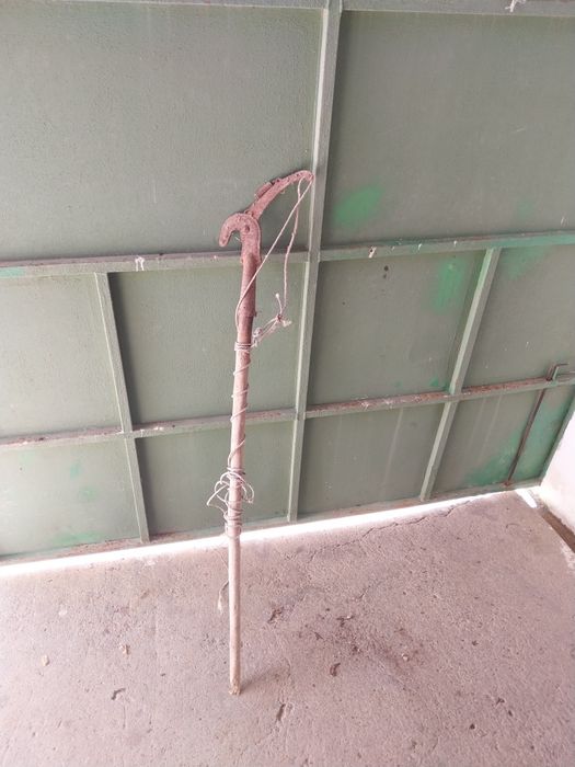 Tesoura extensivel antiga