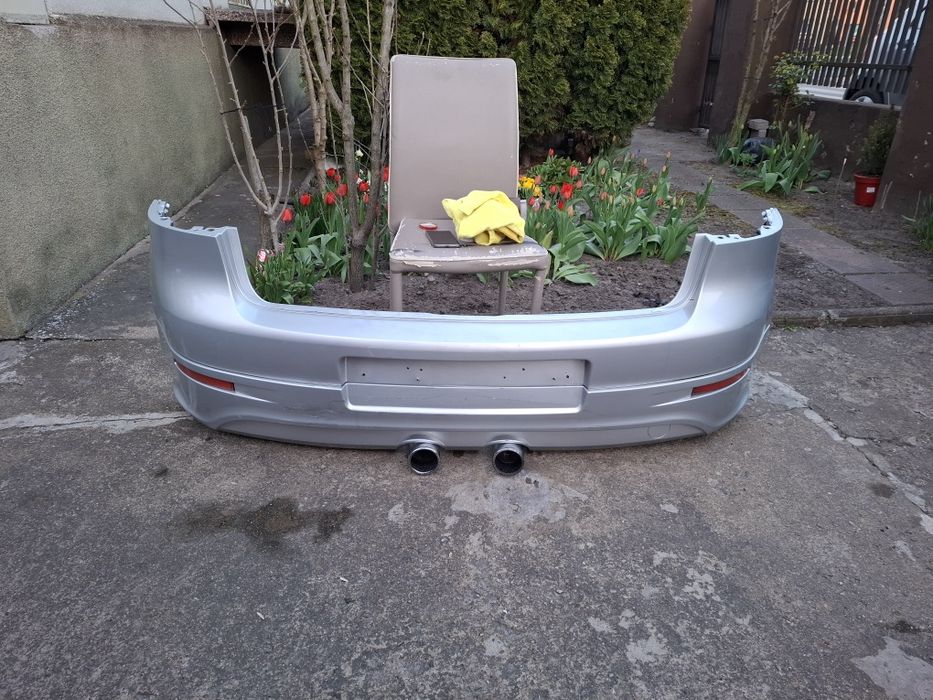 Zderzak golf 5 r32 kompletny LA7W