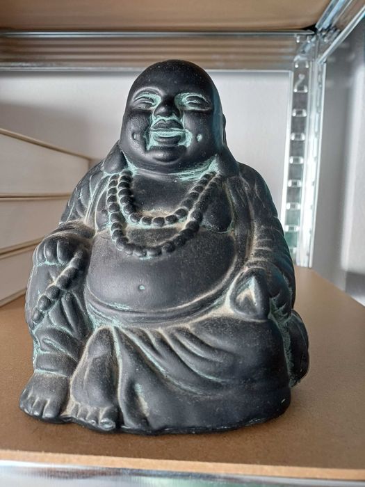 Estatueta de Buda em cerâmica