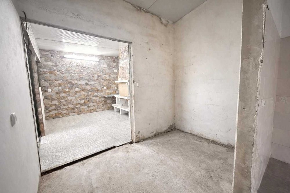 Moradia Térrea T2+2 Com Anexos e Quintal