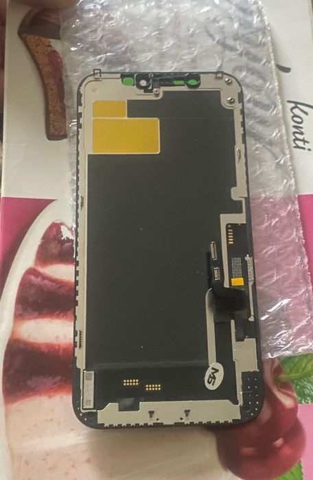 Дисплей iPhone 12/12pro новий.