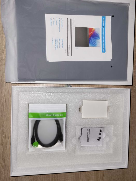 Przenośny monitor UPERFECT 16'' OLED 3K 2880x1800 120Hz